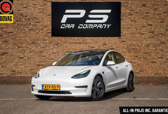 Standard RWD Plus 60 kWh, SOH 92%, Autopilot