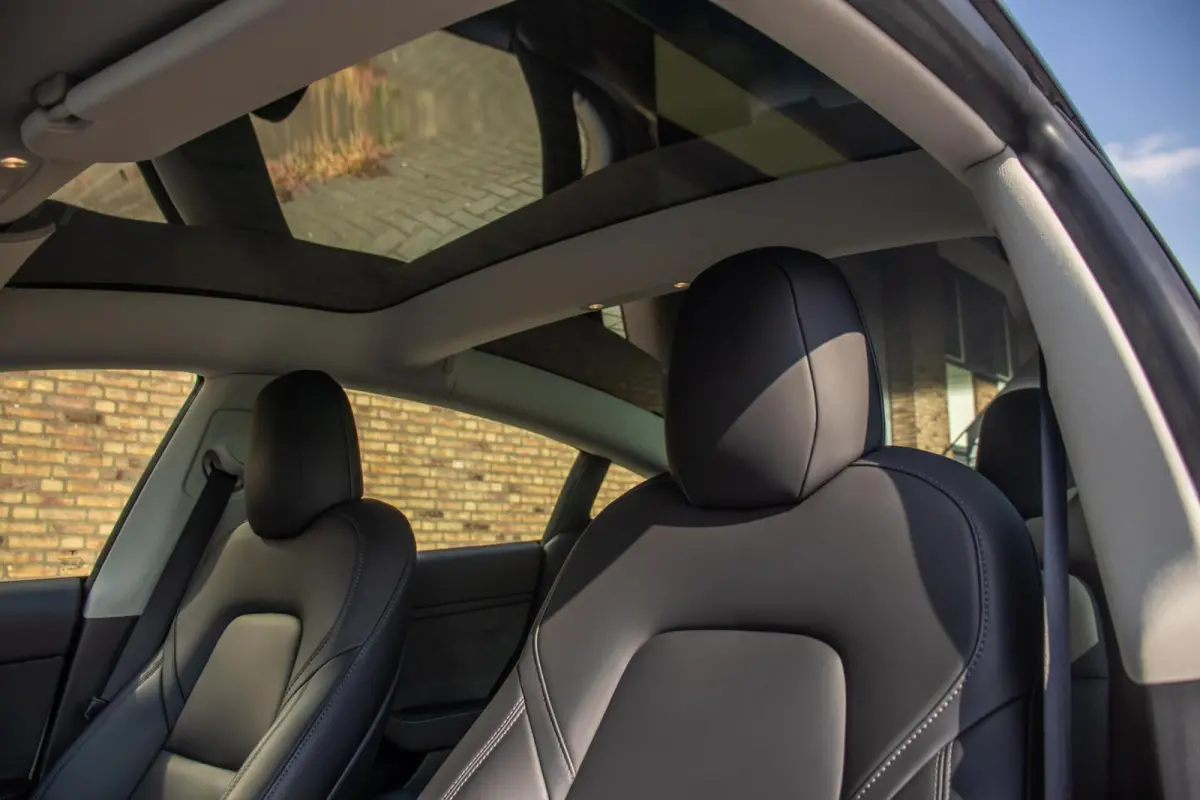 Standard RWD Plus 60 kWh, SOH 92%, Autopilot