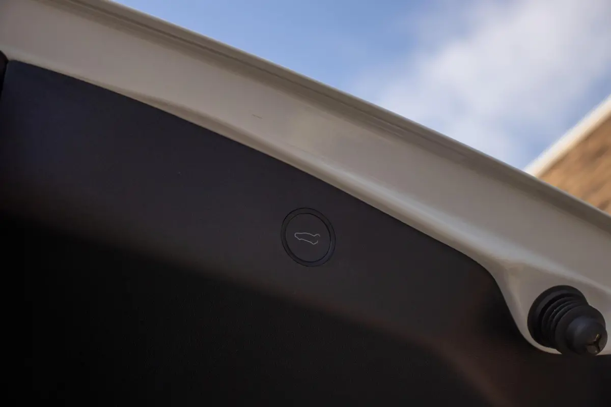 Standard RWD Plus 60 kWh, SOH 92%, Autopilot