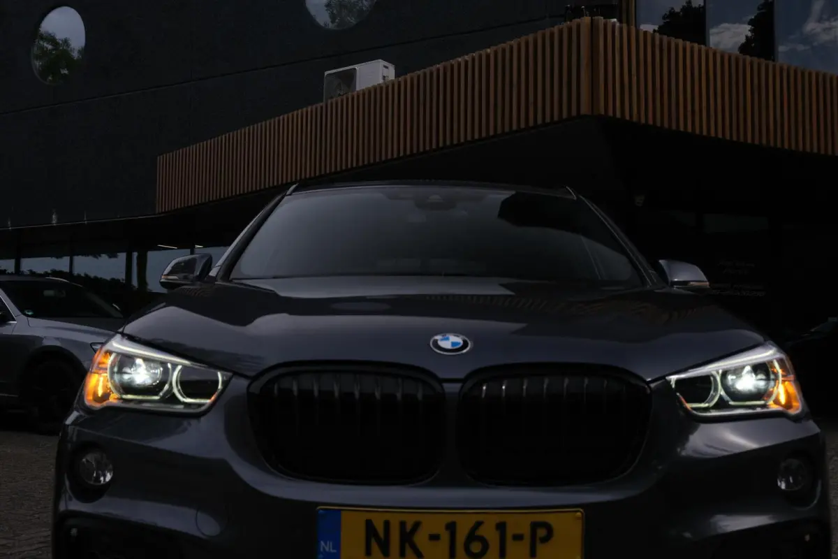 sDrive20i Centennial High Executive|Rijklaar!|M-Sport|Pano|HUD|Camera|Trekhaak|Stoelverwarming