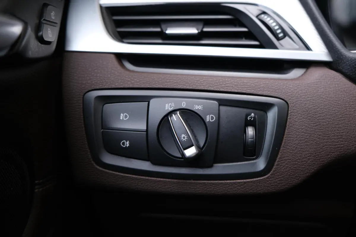 sDrive20i Centennial High Executive|Rijklaar!|M-Sport|Pano|HUD|Camera|Trekhaak|Stoelverwarming