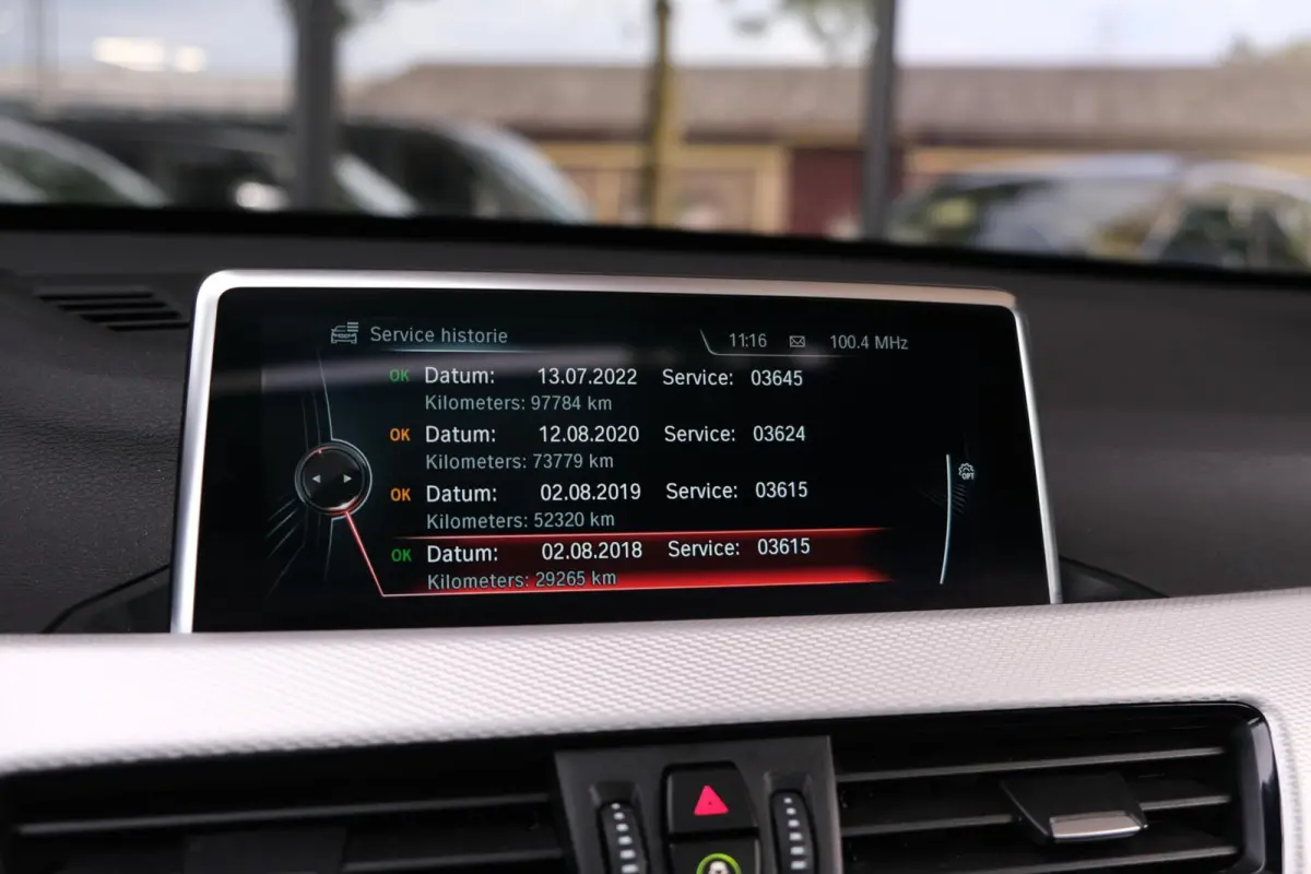 sDrive20i Centennial High Executive|Rijklaar!|M-Sport|Pano|HUD|Camera|Trekhaak|Stoelverwarming