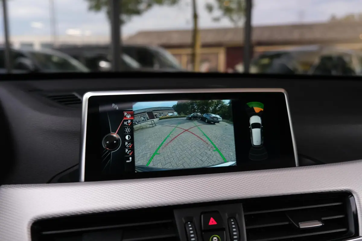 sDrive20i Centennial High Executive|Rijklaar!|M-Sport|Pano|HUD|Camera|Trekhaak|Stoelverwarming