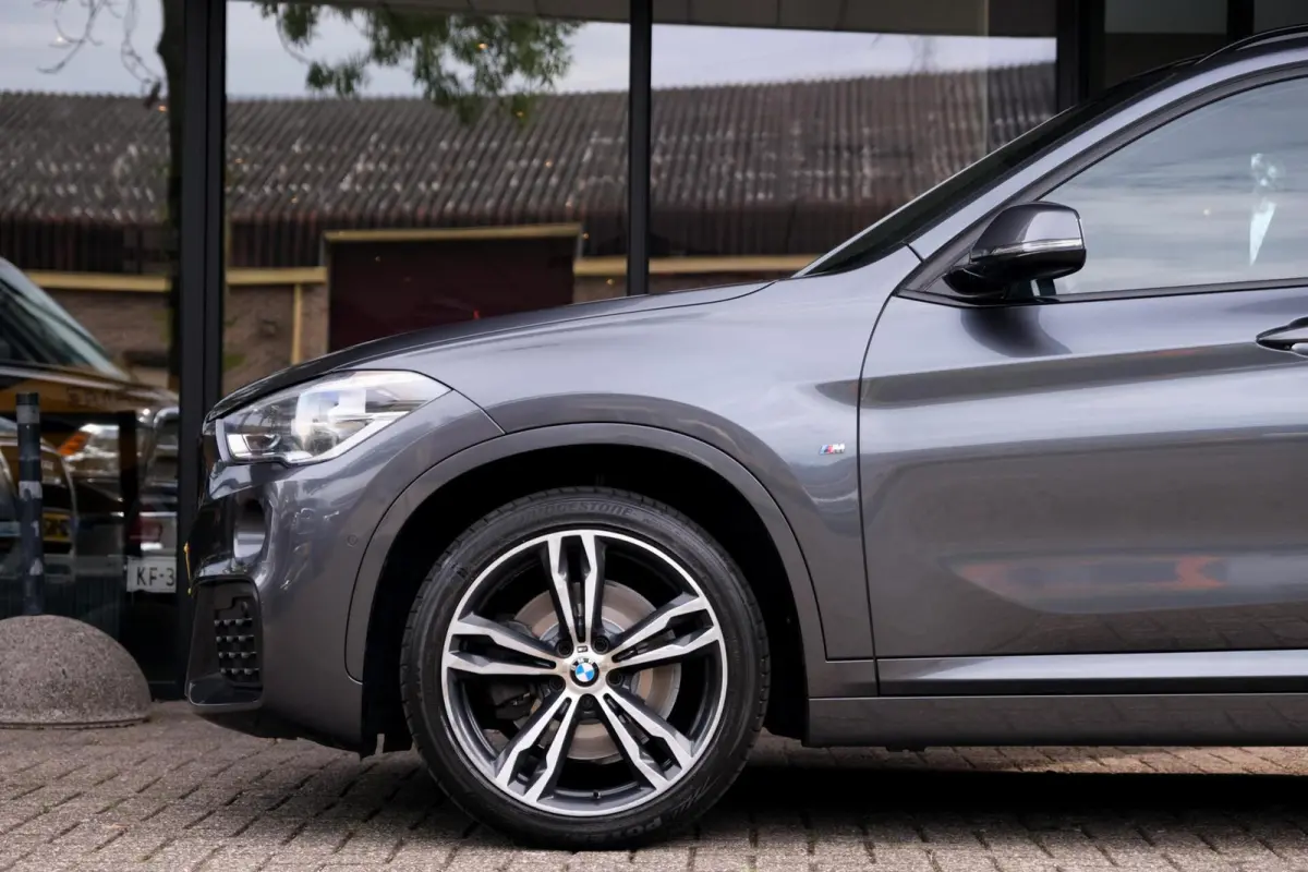 sDrive20i Centennial High Executive|Rijklaar!|M-Sport|Pano|HUD|Camera|Trekhaak|Stoelverwarming
