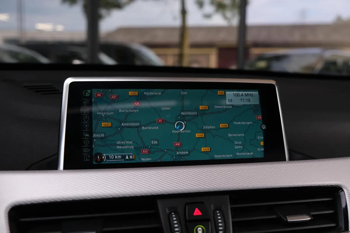 sDrive20i Centennial High Executive|Rijklaar!|M-Sport|Pano|HUD|Camera|Trekhaak|Stoelverwarming