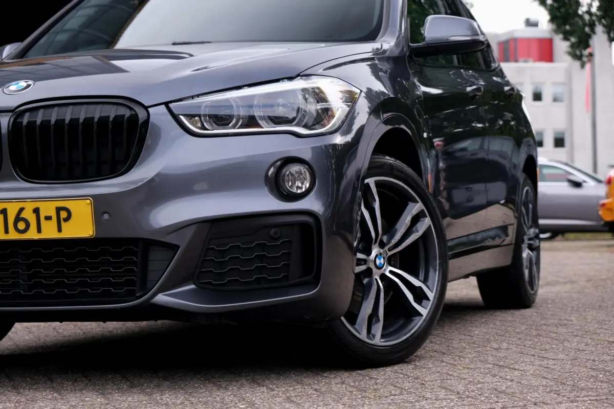 sDrive20i Centennial High Executive|Rijklaar!|M-Sport|Pano|HUD|Camera|Trekhaak|Stoelverwarming