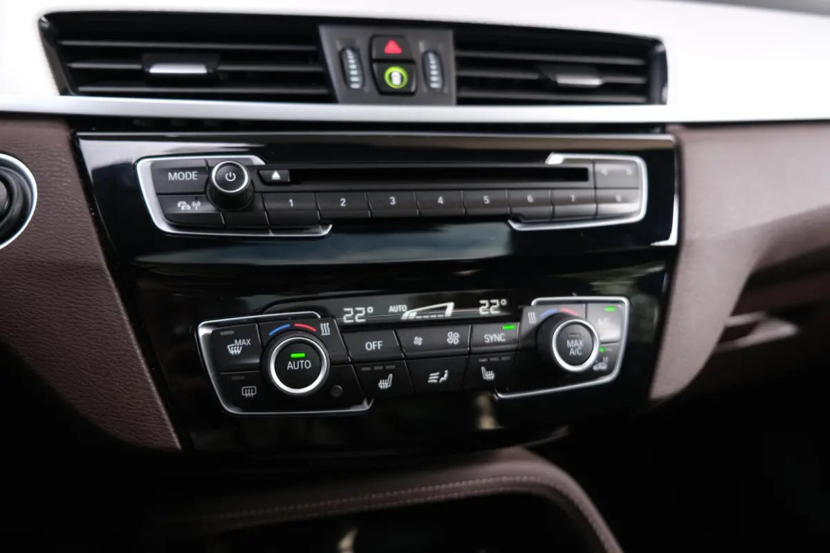 sDrive20i Centennial High Executive|Rijklaar!|M-Sport|Pano|HUD|Camera|Trekhaak|Stoelverwarming