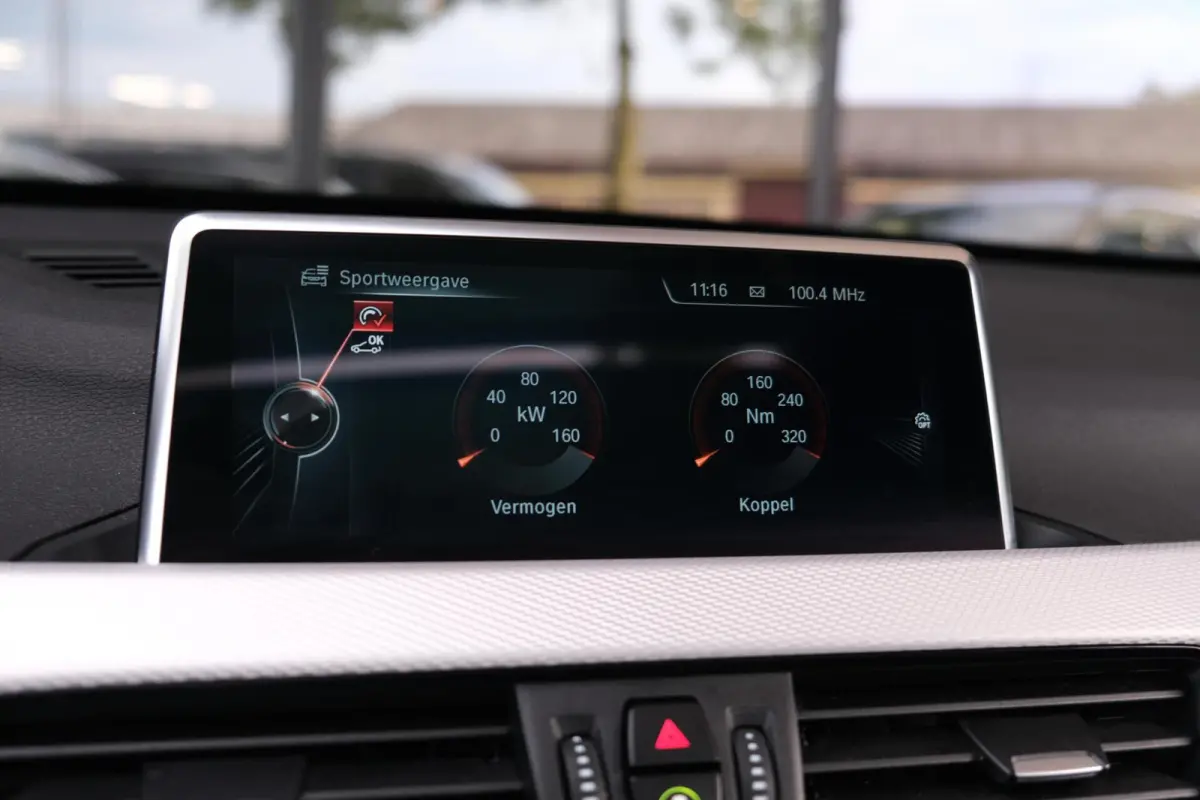 sDrive20i Centennial High Executive|Rijklaar!|M-Sport|Pano|HUD|Camera|Trekhaak|Stoelverwarming