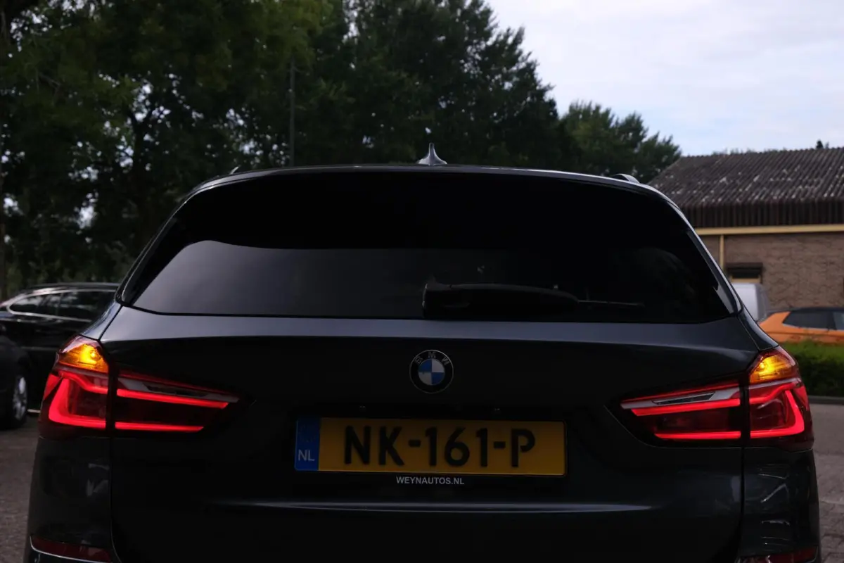 sDrive20i Centennial High Executive|Rijklaar!|M-Sport|Pano|HUD|Camera|Trekhaak|Stoelverwarming
