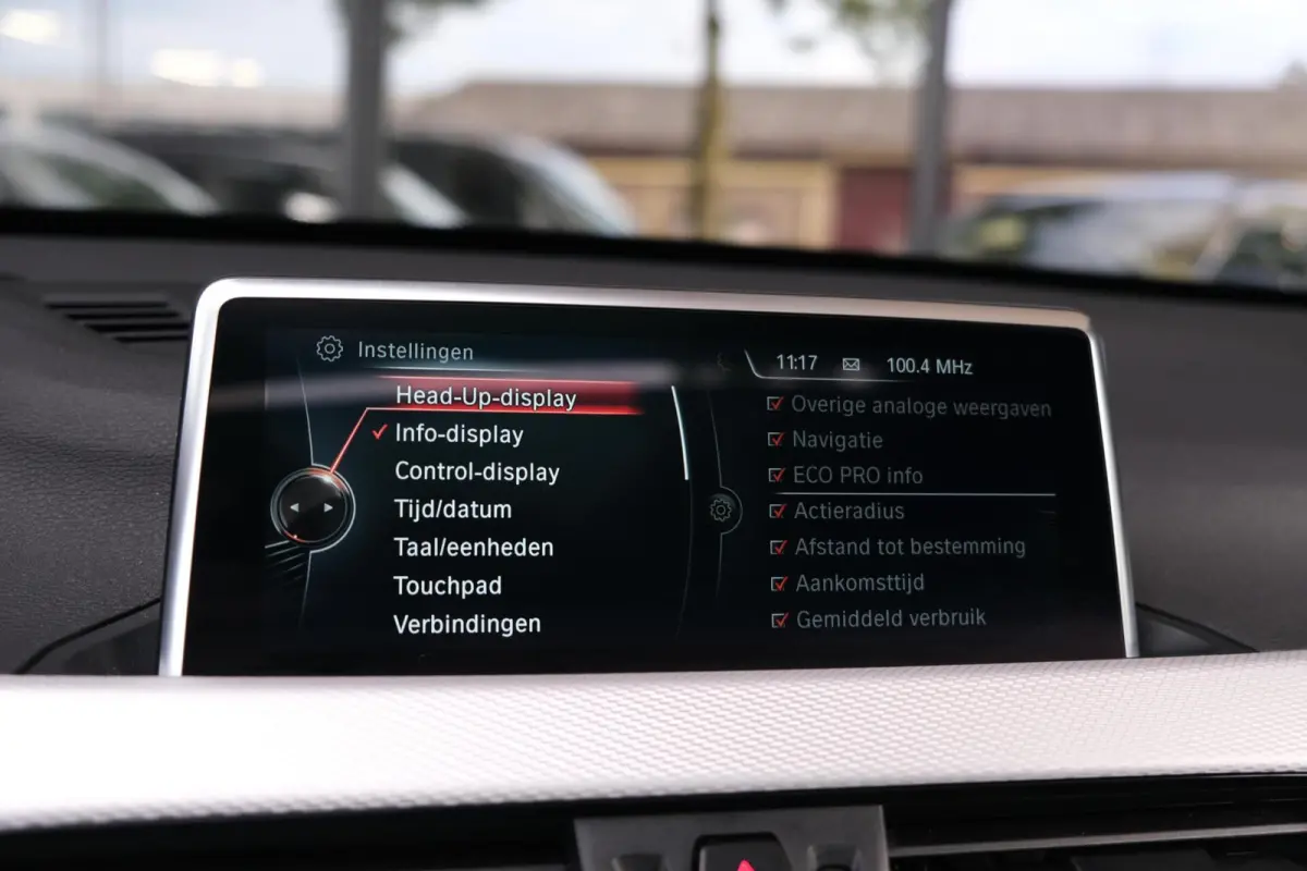 sDrive20i Centennial High Executive|Rijklaar!|M-Sport|Pano|HUD|Camera|Trekhaak|Stoelverwarming