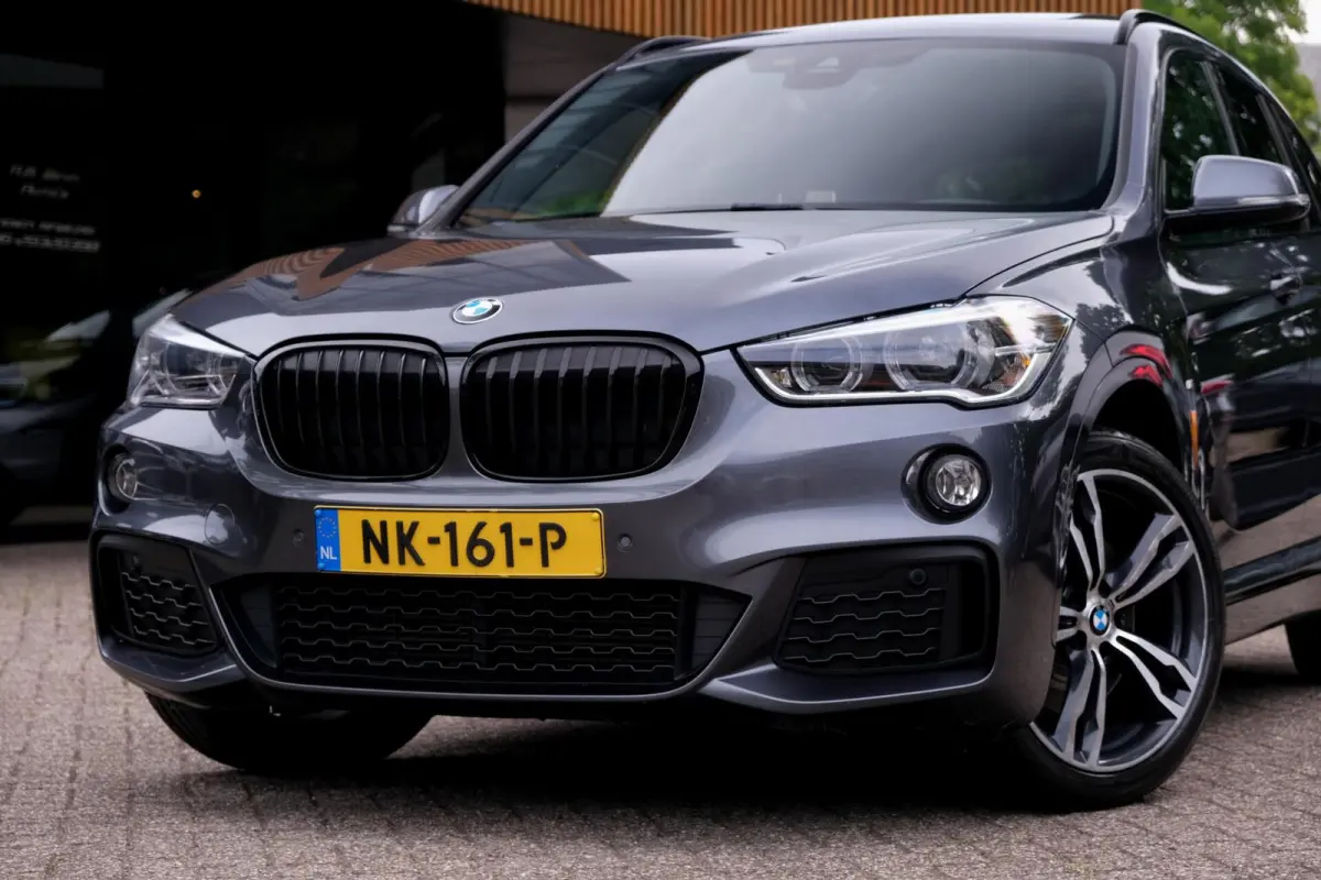 sDrive20i Centennial High Executive|Rijklaar!|M-Sport|Pano|HUD|Camera|Trekhaak|Stoelverwarming