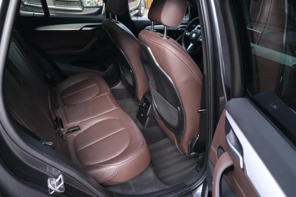 sDrive20i Centennial High Executive|Rijklaar!|M-Sport|Pano|HUD|Camera|Trekhaak|Stoelverwarming