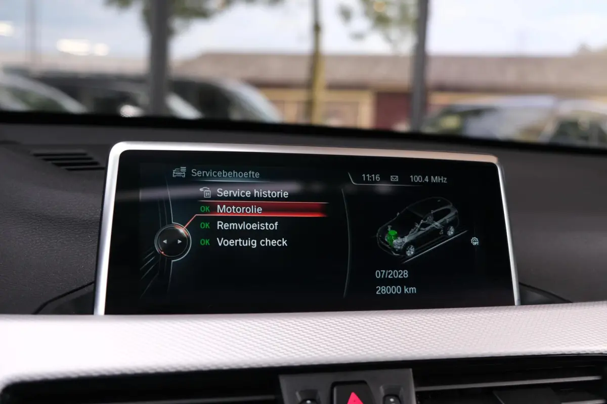 sDrive20i Centennial High Executive|Rijklaar!|M-Sport|Pano|HUD|Camera|Trekhaak|Stoelverwarming