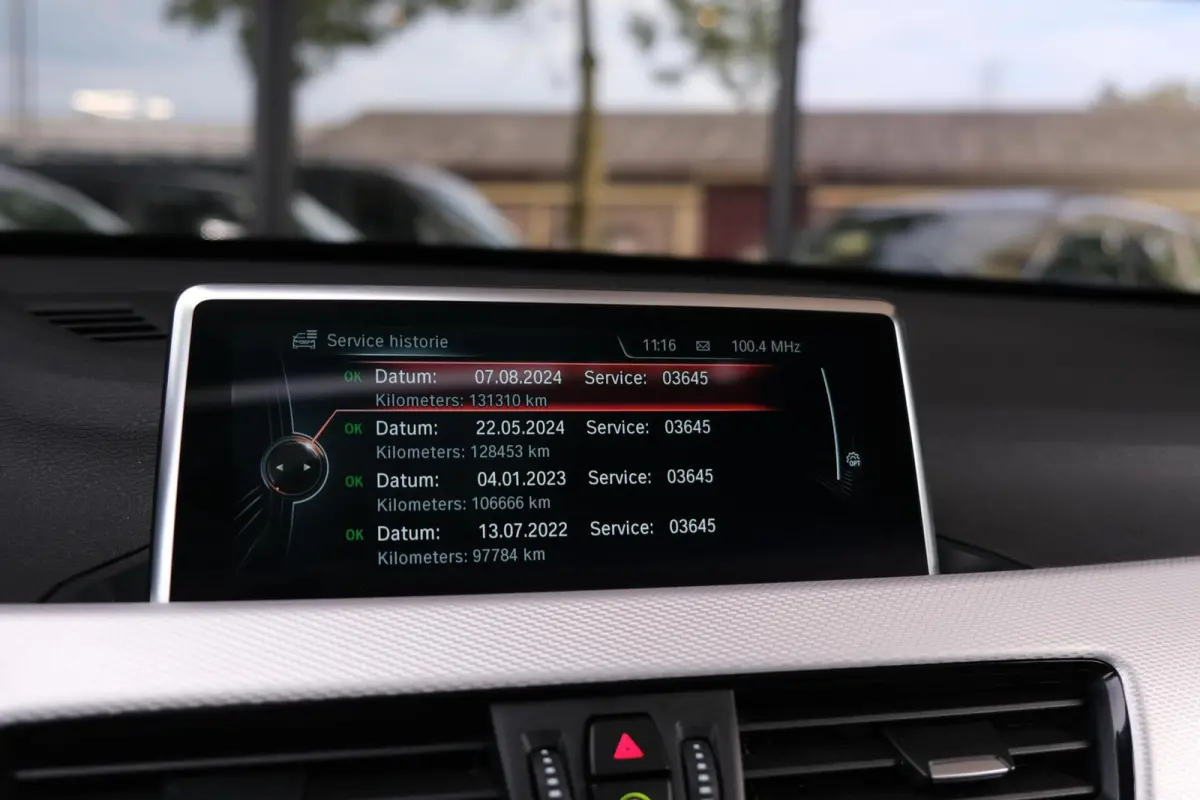 sDrive20i Centennial High Executive|Rijklaar!|M-Sport|Pano|HUD|Camera|Trekhaak|Stoelverwarming