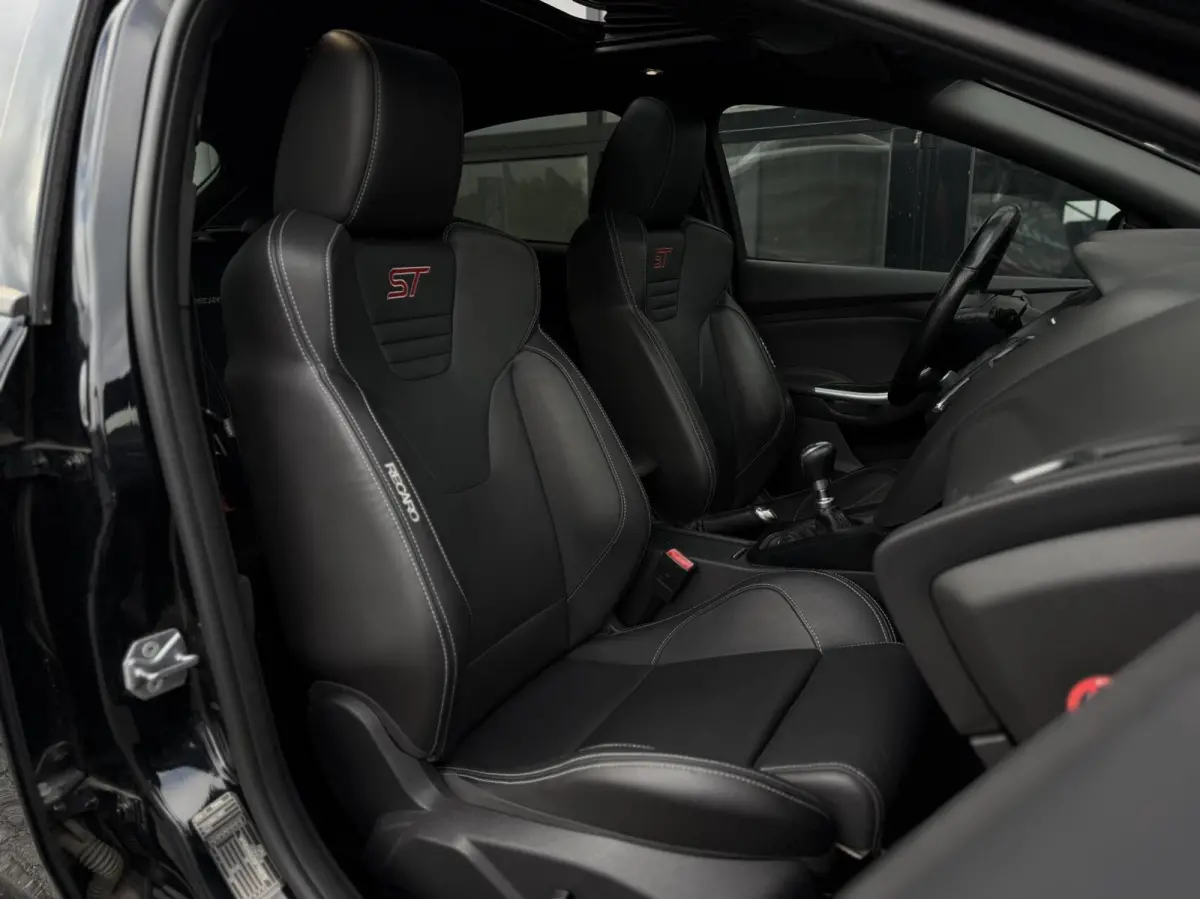 2.0 ST-3 250PK+ / Pano / Camera / Recaro / LEDER