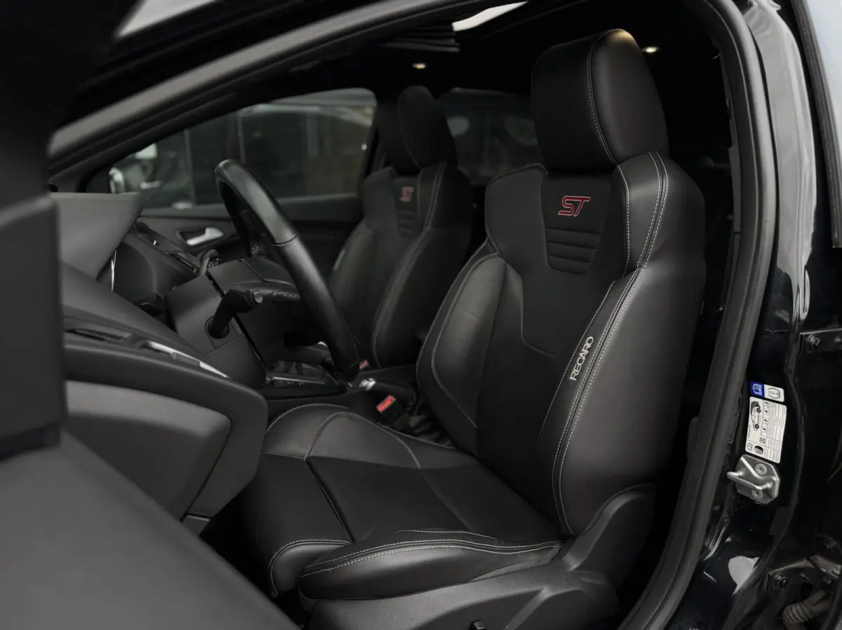 2.0 ST-3 250PK+ / Pano / Camera / Recaro / LEDER