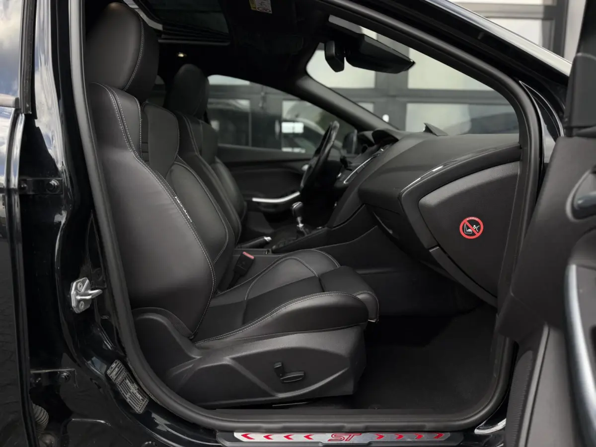 2.0 ST-3 250PK+ / Pano / Camera / Recaro / LEDER