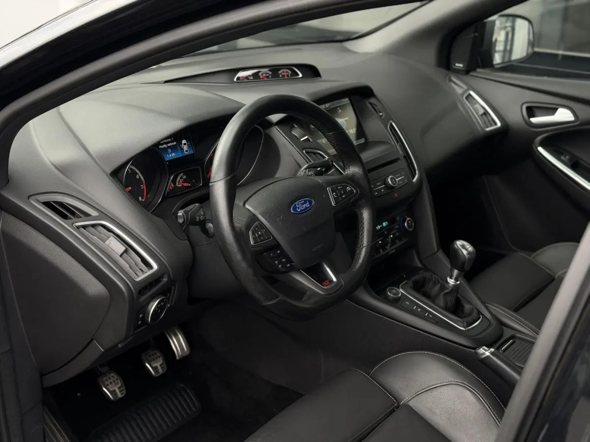 2.0 ST-3 250PK+ / Pano / Camera / Recaro / LEDER