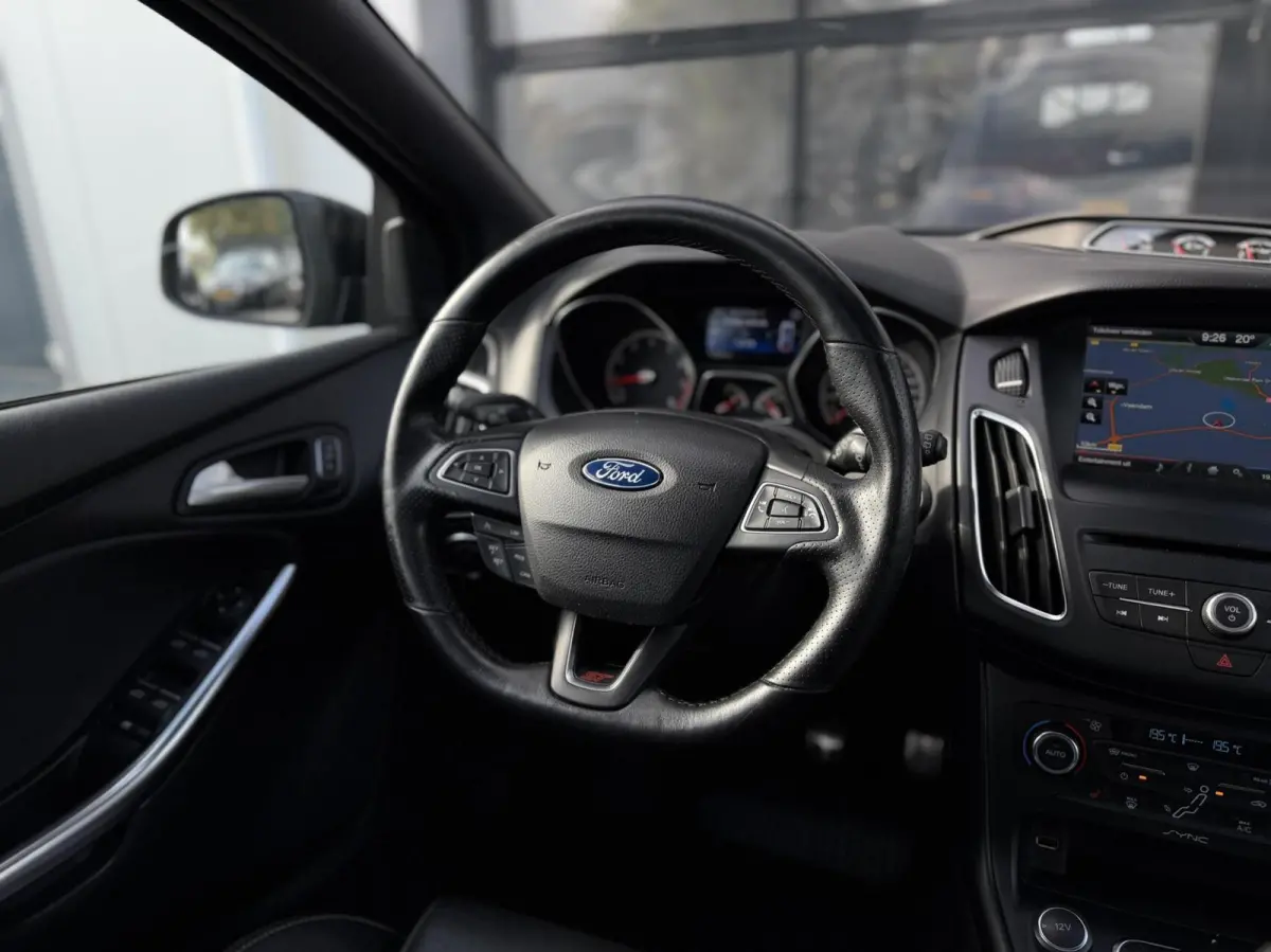 2.0 ST-3 250PK+ / Pano / Camera / Recaro / LEDER