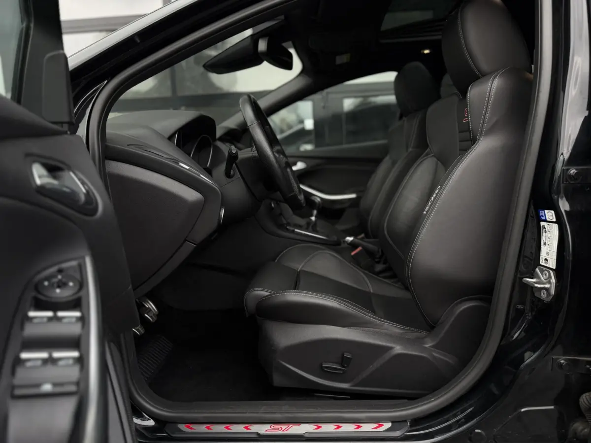 2.0 ST-3 250PK+ / Pano / Camera / Recaro / LEDER