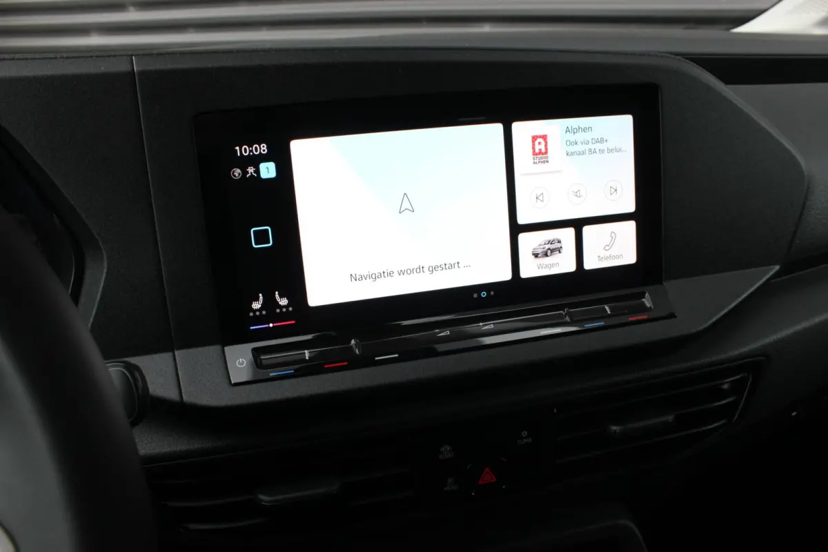 2.0 TDI 122PK DSG JB-EDITION / MAXTRON / SIDE- BARS / VERLAAGD / ELEK- PAKKET / PDC / CAMERA / BLACK OPS
