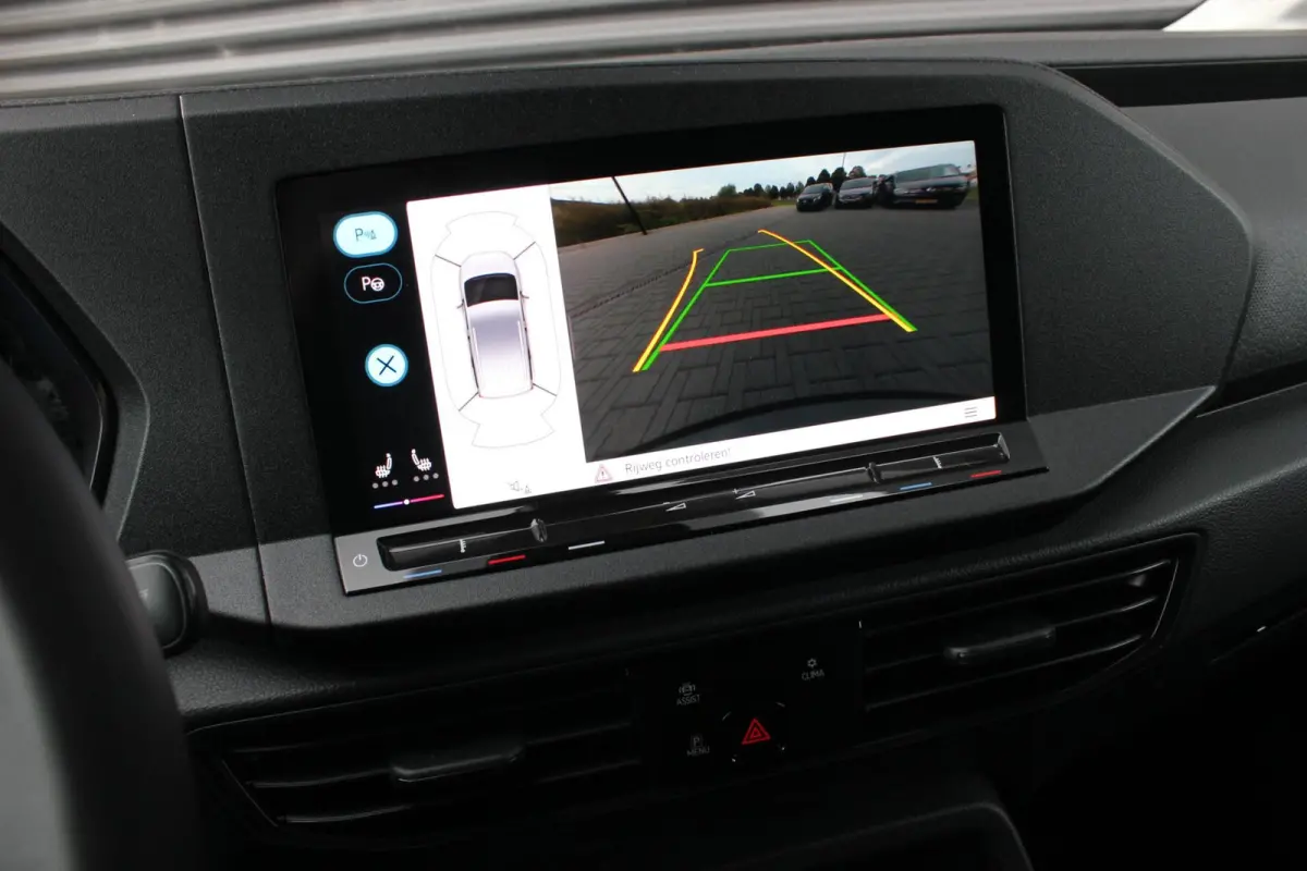 2.0 TDI 122PK DSG JB-EDITION / MAXTRON / SIDE- BARS / VERLAAGD / ELEK- PAKKET / PDC / CAMERA / BLACK OPS