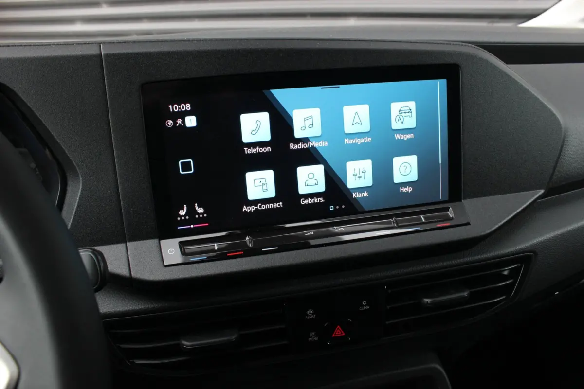2.0 TDI 122PK DSG JB-EDITION / MAXTRON / SIDE- BARS / VERLAAGD / ELEK- PAKKET / PDC / CAMERA / BLACK OPS