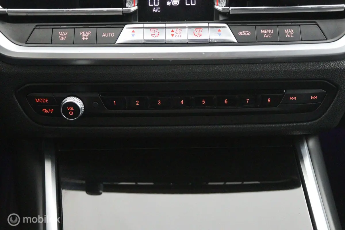 320i Executive