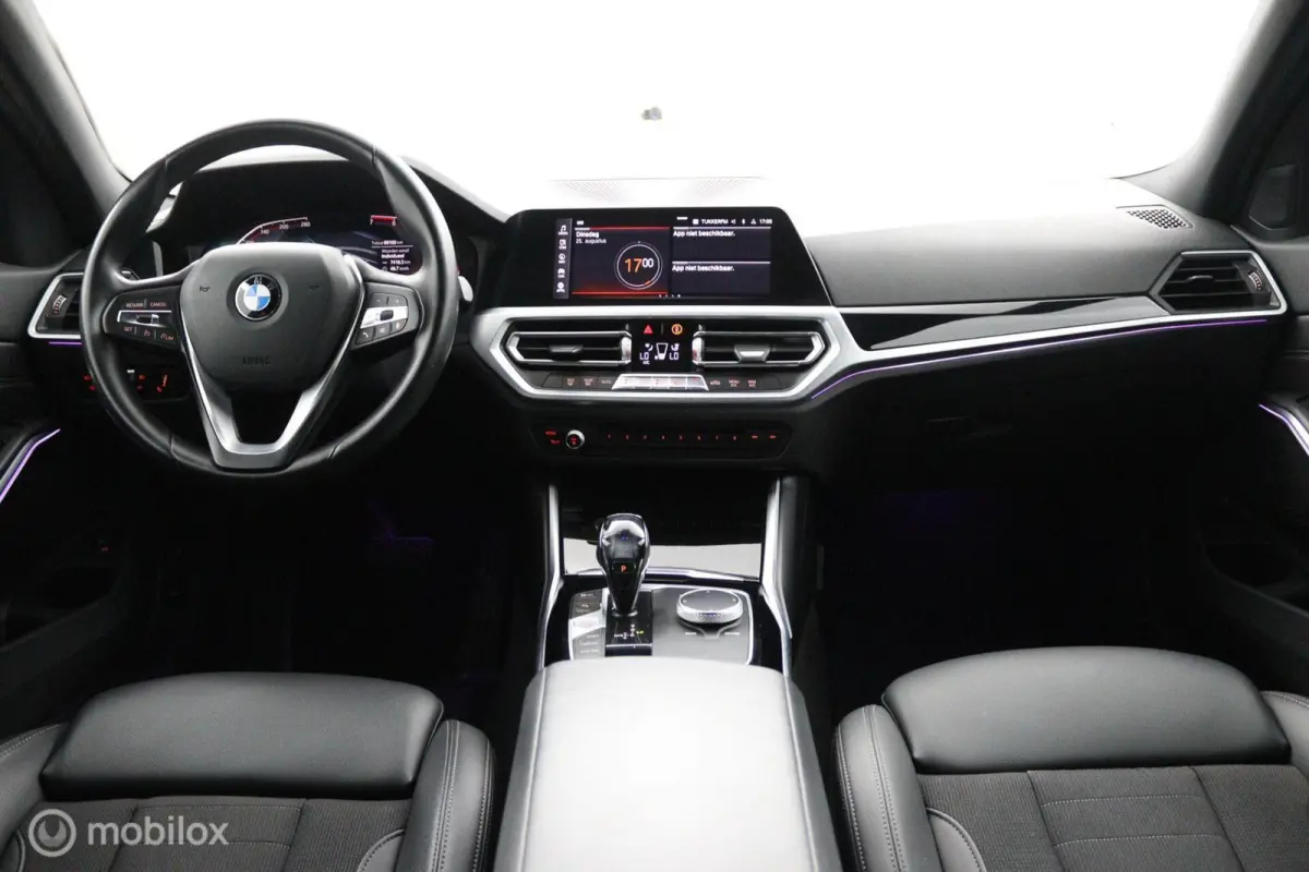 320i Executive