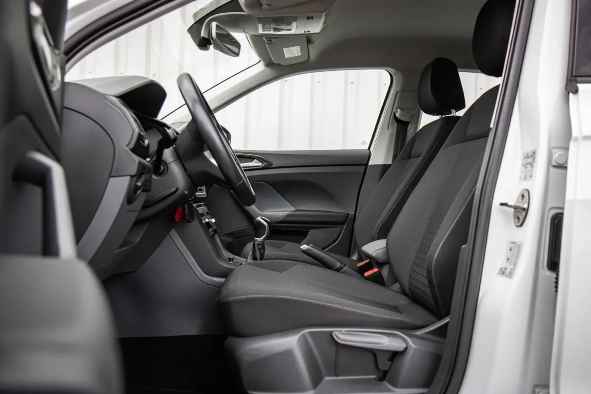 1.0 TSI 95pk Life Business | Stoelverwarming | Adaptive Cruise | Dodehoek detectie | 16'' Lichtmetalen Velgen