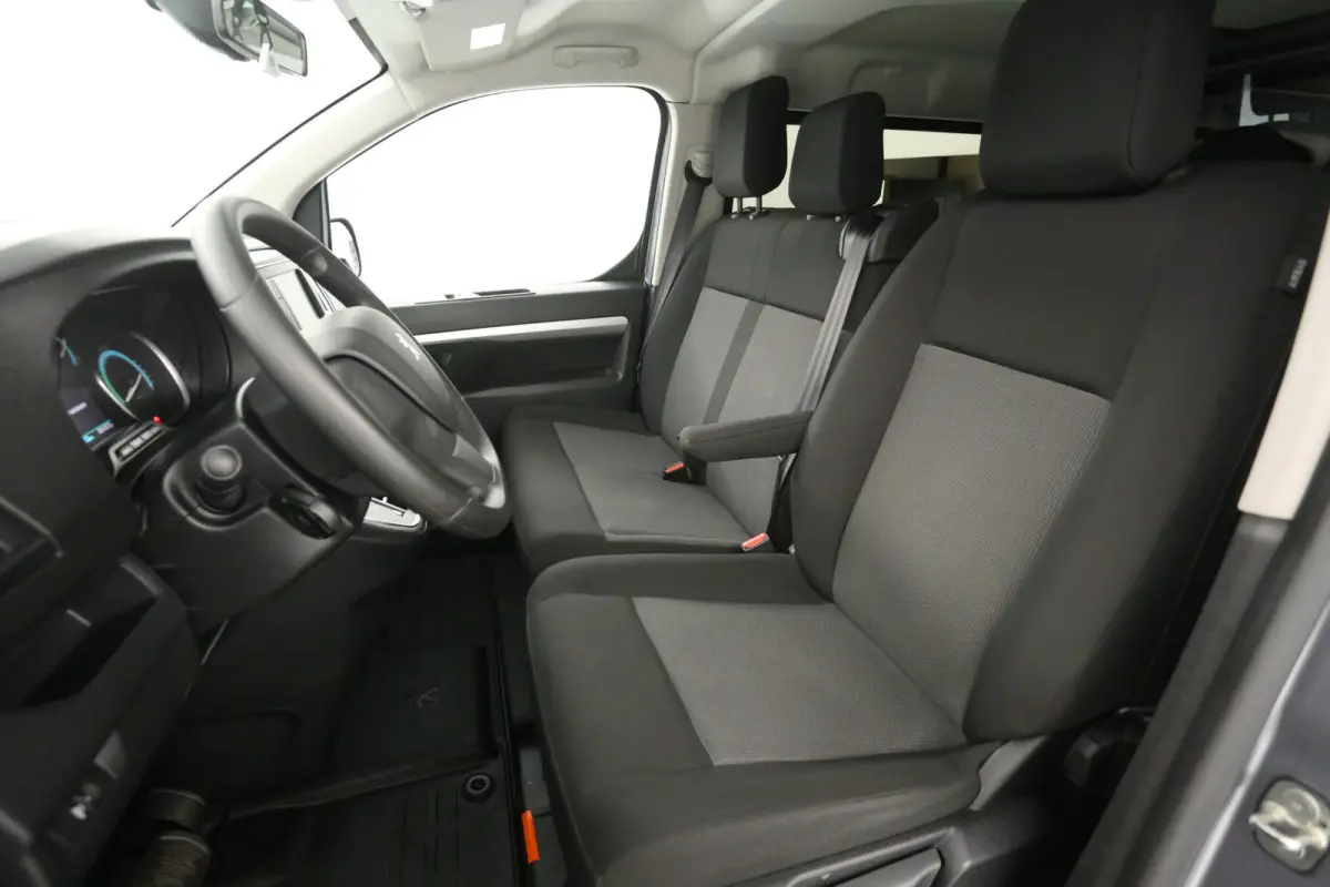 Long Premium 75 kWh L3H1 Long Range | Snelladen | SOH 98% | DC | 6 Zits | Airco | Camera | Cruise | Carplay | 3 Zits | 2xSchuifdeur