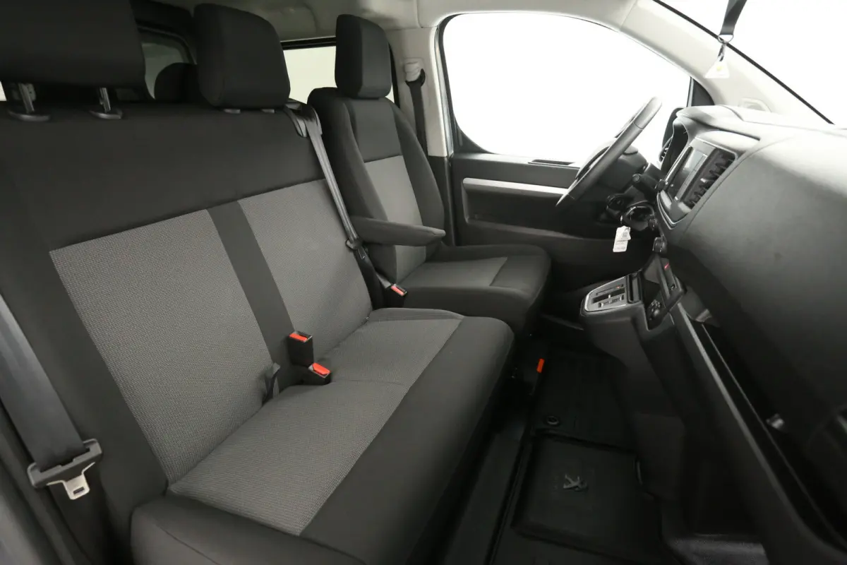 Long Premium 75 kWh L3H1 Long Range | Snelladen | SOH 98% | DC | 6 Zits | Airco | Camera | Cruise | Carplay | 3 Zits | 2xSchuifdeur