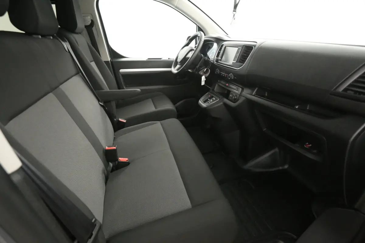 Long Premium 75 kWh L3H1 Long Range | Snelladen | SOH 98% | DC | 6 Zits | Airco | Camera | Cruise | Carplay | 3 Zits | 2xSchuifdeur