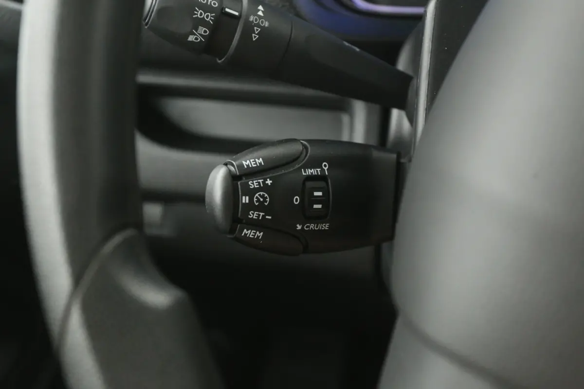 Long Premium 75 kWh L3H1 Long Range | Snelladen | SOH 98% | DC | 6 Zits | Airco | Camera | Cruise | Carplay | 3 Zits | 2xSchuifdeur