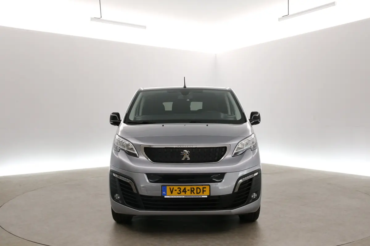 Long Premium 75 kWh L3H1 Long Range | Snelladen | SOH 98% | DC | 6 Zits | Airco | Camera | Cruise | Carplay | 3 Zits | 2xSchuifdeur