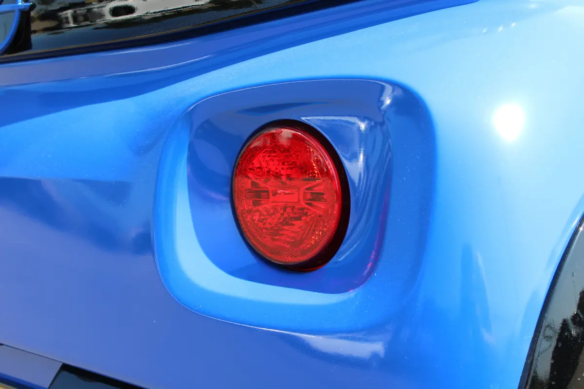 | Lichtmetaal | Panoramadak | Bluetooth |Unieke kleurstelling| LED verlichting | Donkere ramen achter |