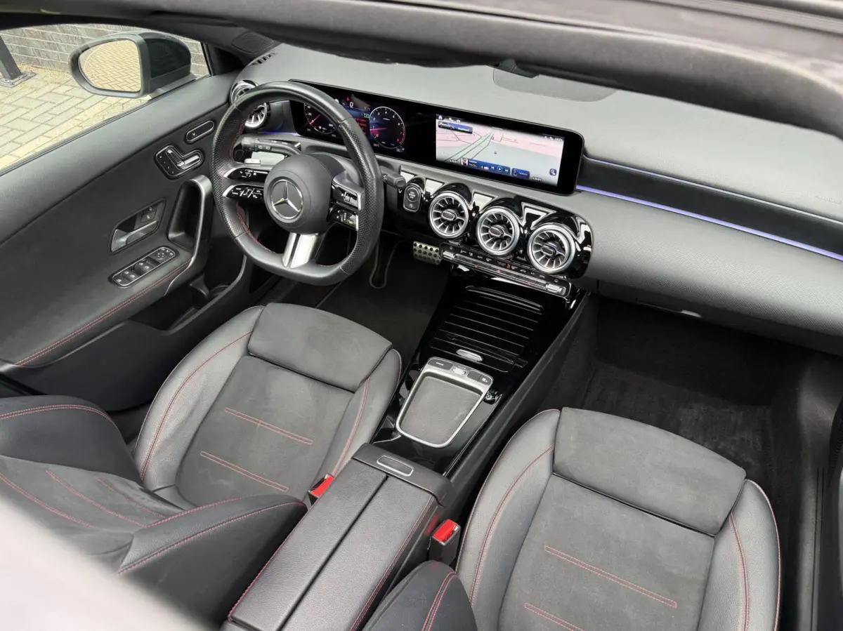 180 AMG-Line|HuD|Keyless|Memory|Pano|Sfeer