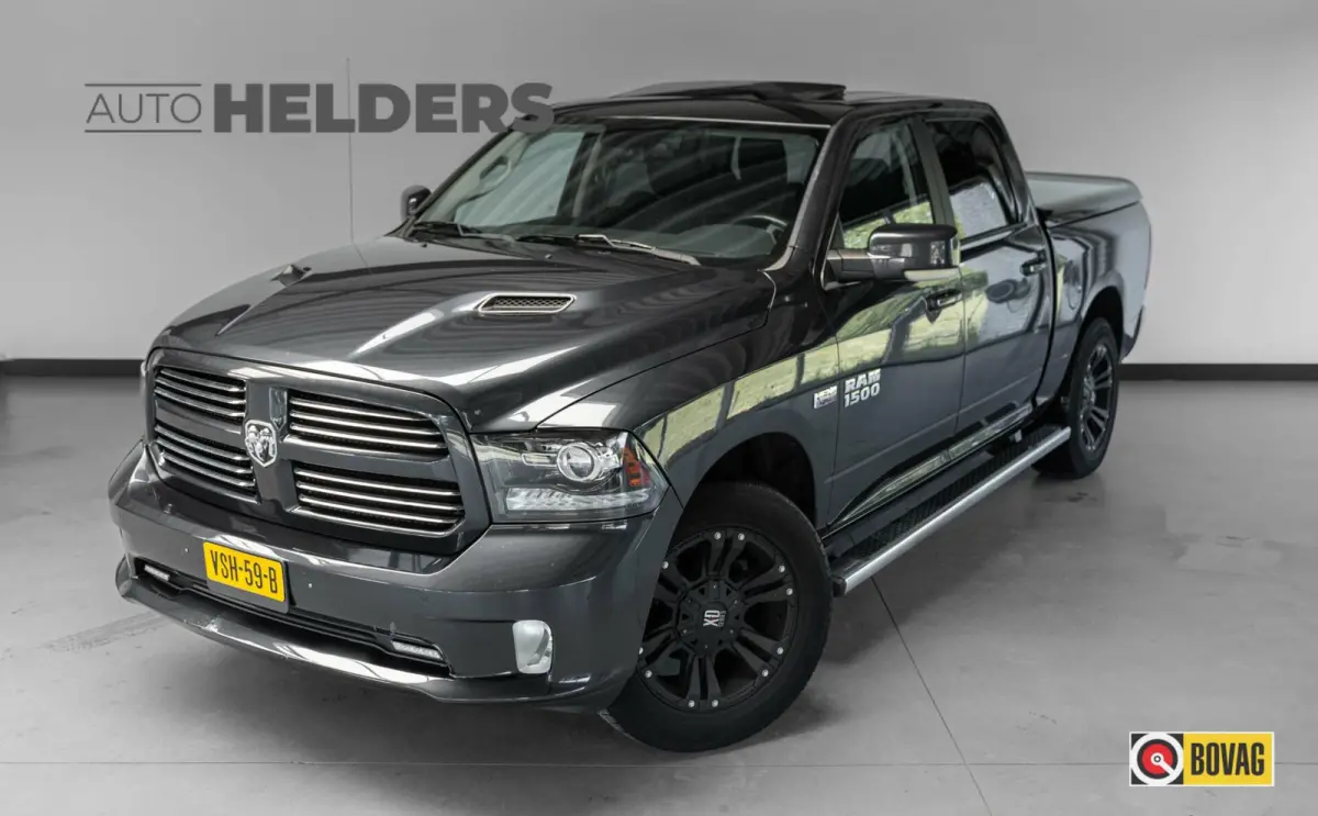 1500 4X4 5.7 V8 4x4 Quad Cab 6'4 Pano Stoelverk.