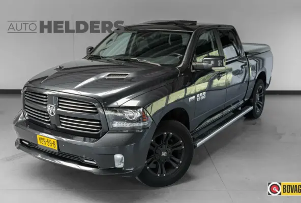 1500 4X4 5.7 V8 4x4 Quad Cab 6'4 Pano Stoelverk.
