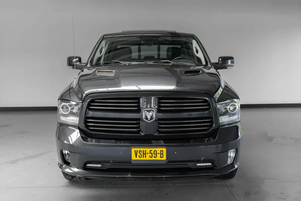 1500 4X4 5.7 V8 4x4 Quad Cab 6'4 Pano Stoelverk.