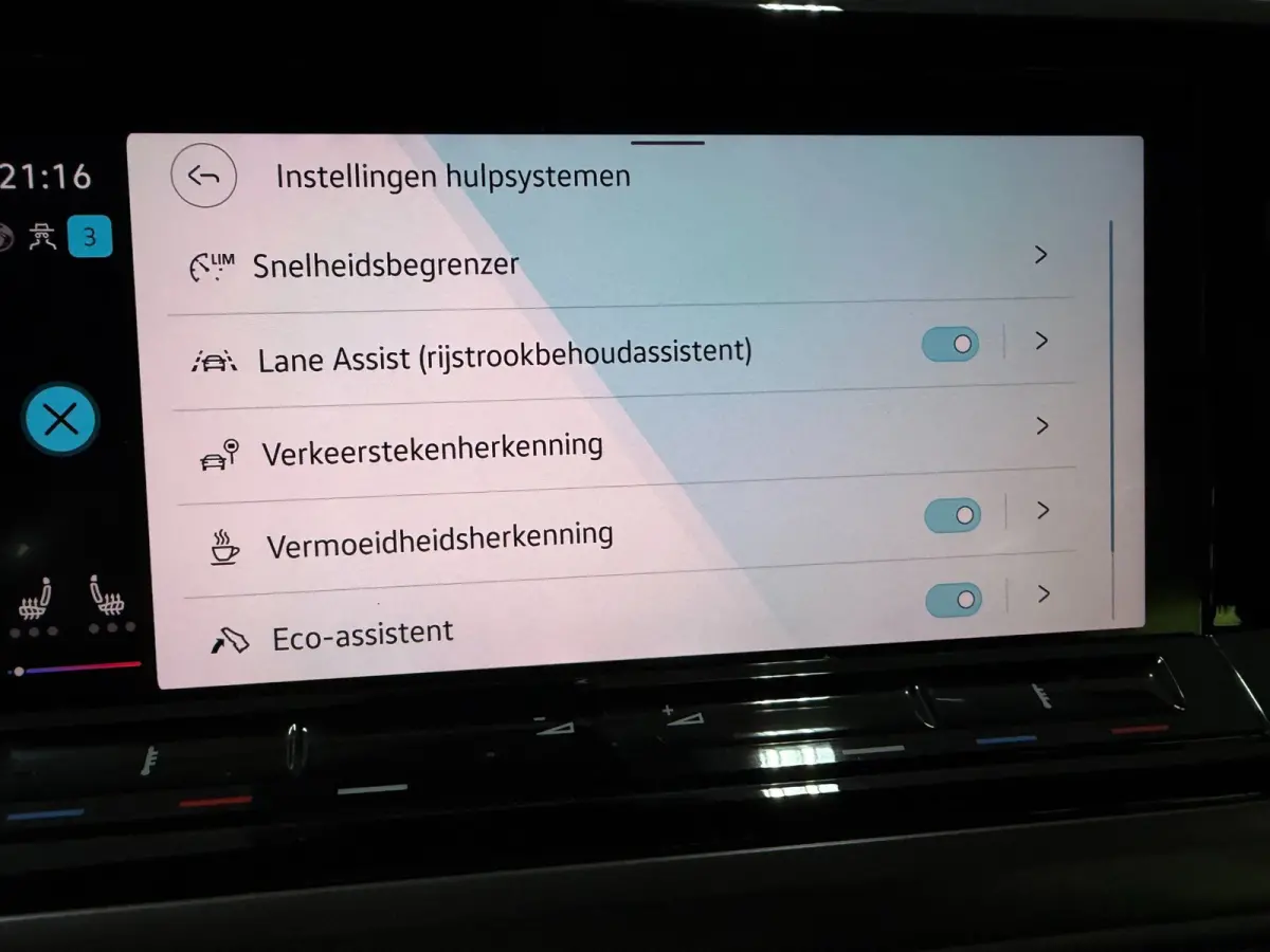 1.4 eHybrid 6P NAVI/LED/DAB/CARPLAY/CAM/ECC/PDC/CRUISE///