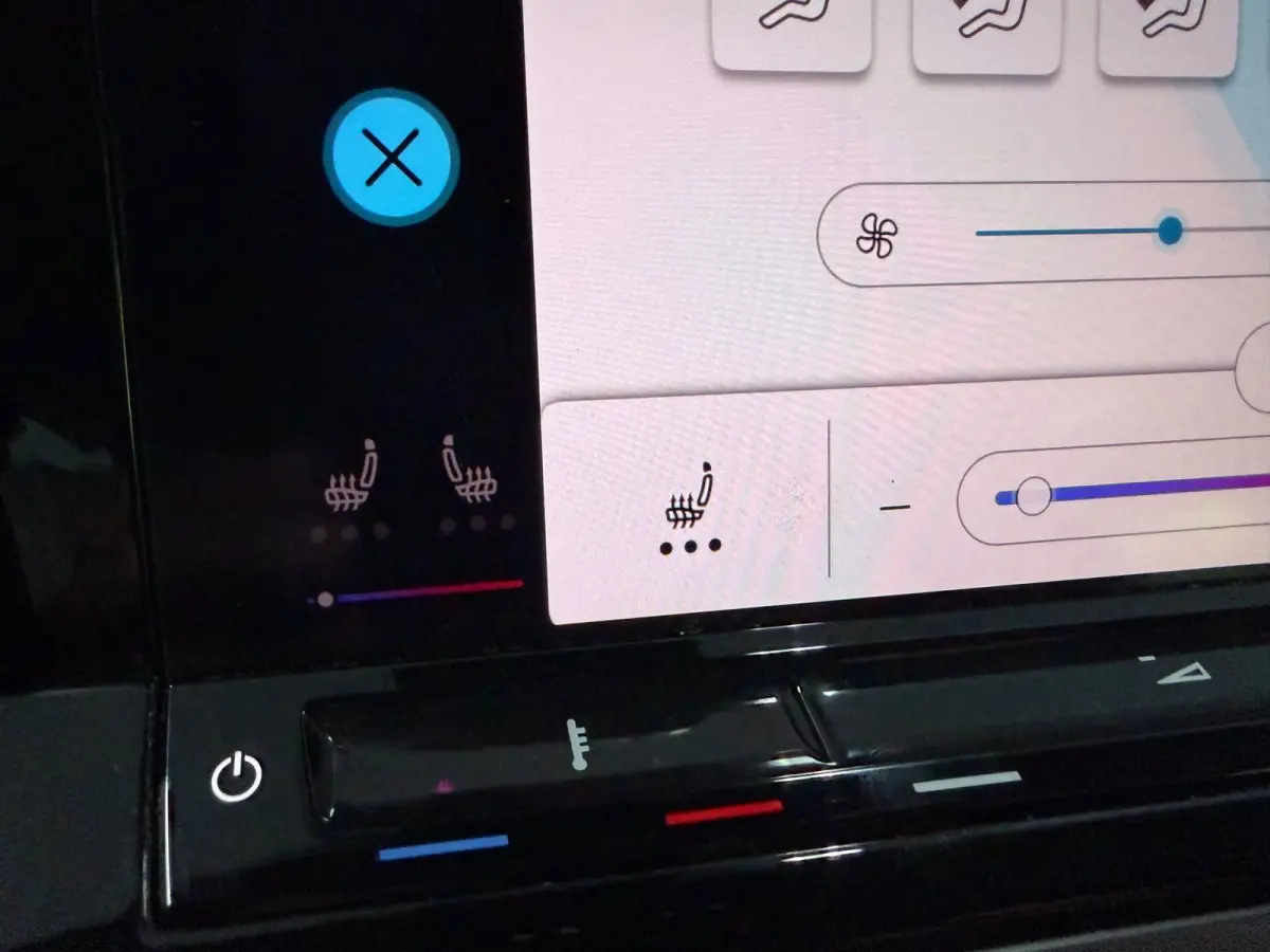 1.4 eHybrid 6P NAVI/LED/DAB/CARPLAY/CAM/ECC/PDC/CRUISE///