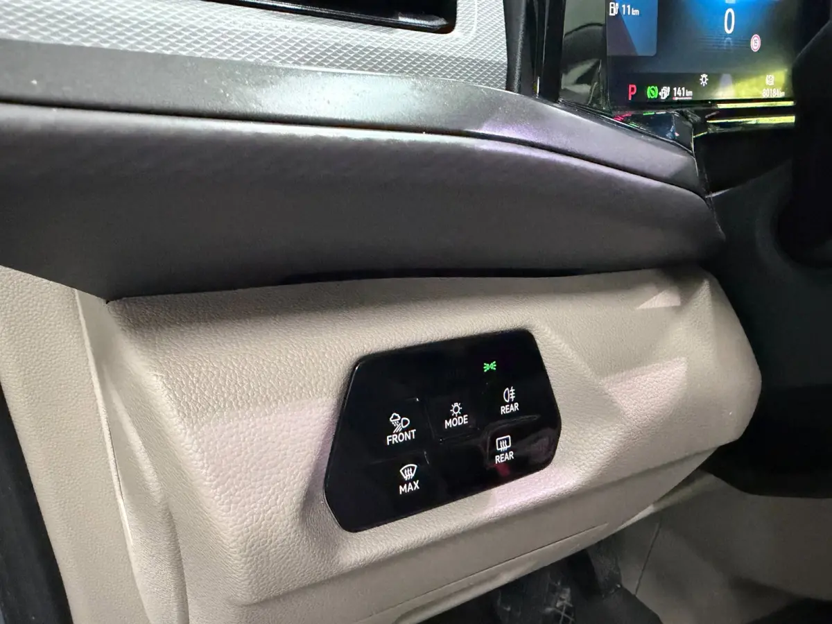 1.4 eHybrid 6P NAVI/LED/DAB/CARPLAY/CAM/ECC/PDC/CRUISE///