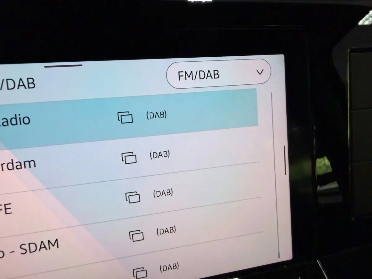 1.4 eHybrid 6P NAVI/LED/DAB/CARPLAY/CAM/ECC/PDC/CRUISE///