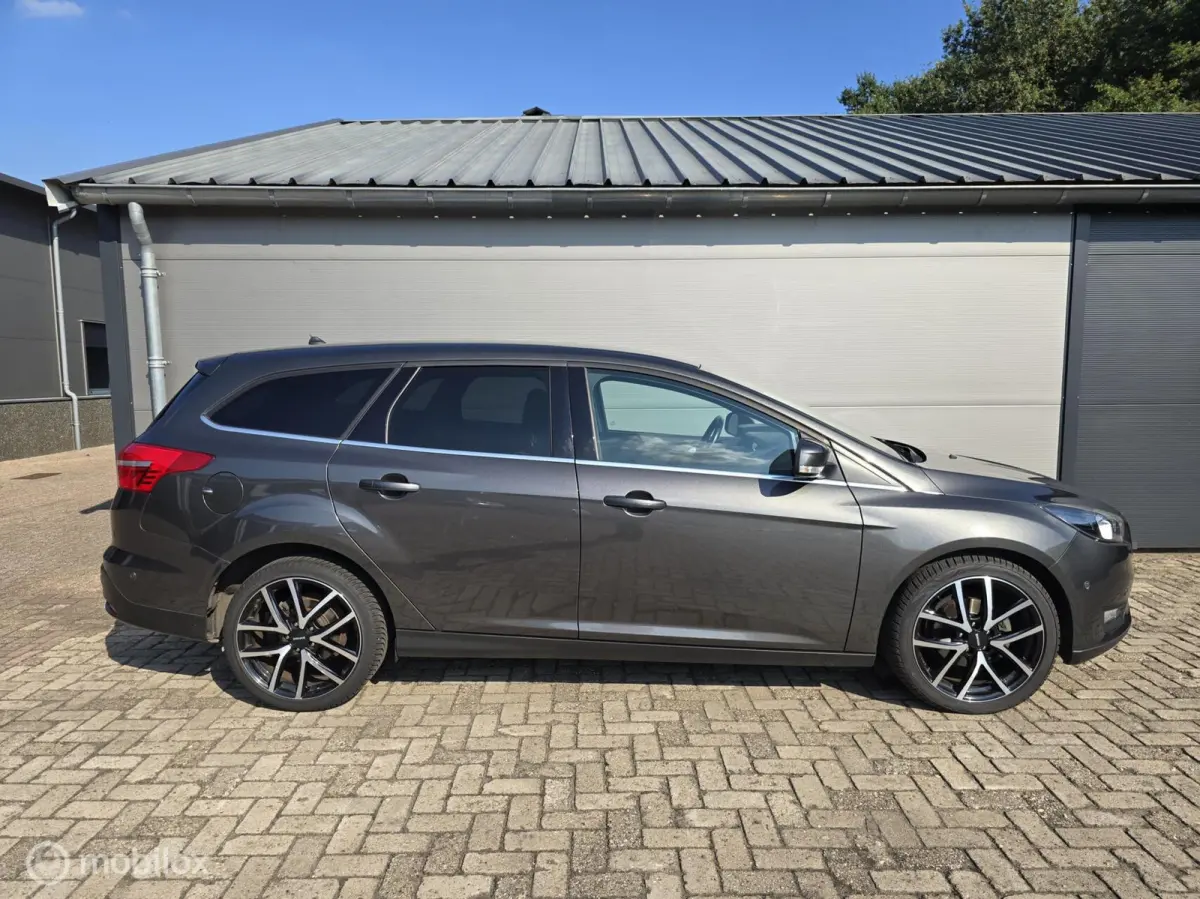 1.0 EcoBoost Titanium Business