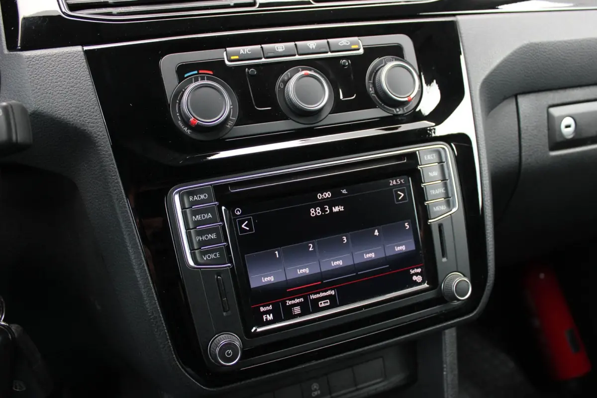 2.0 TDI L1H1 BMT 189PK JB EDITION / FULL OPTIONS / R-LINE/ ELEK-PAKKET / NAVIGATIE / MF-STUUR / LED-XENON /CRUISE