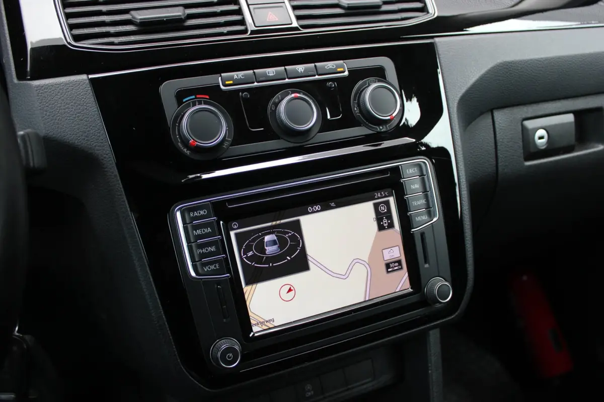 2.0 TDI L1H1 BMT 189PK JB EDITION / FULL OPTIONS / R-LINE/ ELEK-PAKKET / NAVIGATIE / MF-STUUR / LED-XENON /CRUISE