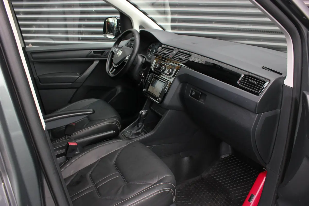 2.0 TDI L1H1 BMT 189PK JB EDITION / FULL OPTIONS / R-LINE/ ELEK-PAKKET / NAVIGATIE / MF-STUUR / LED-XENON /CRUISE