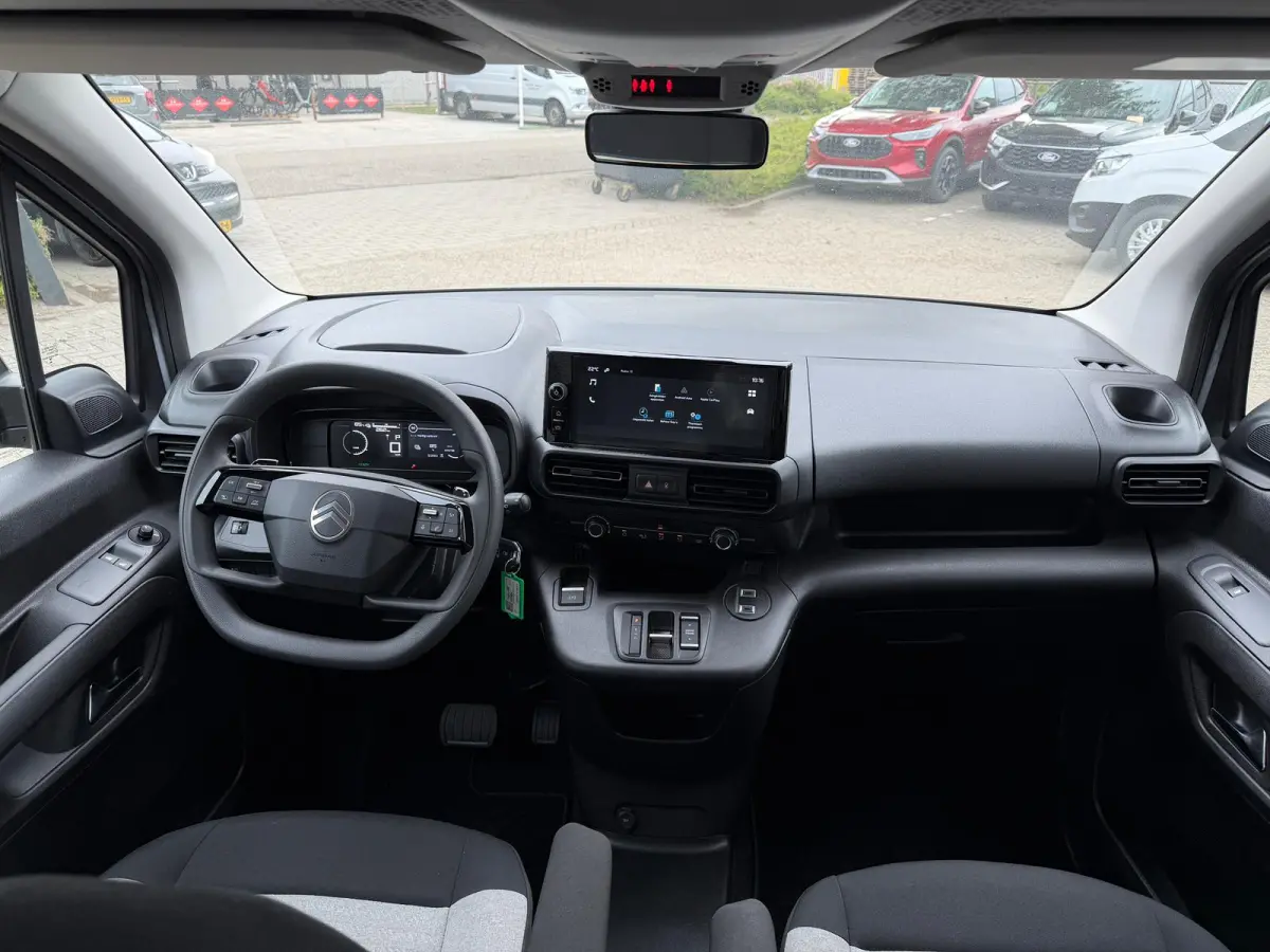 Plus M L1 50 kWh 1 fase lader Apple CarPlay/ Android Auto 10 inch HD kleurentouchscreen Airco