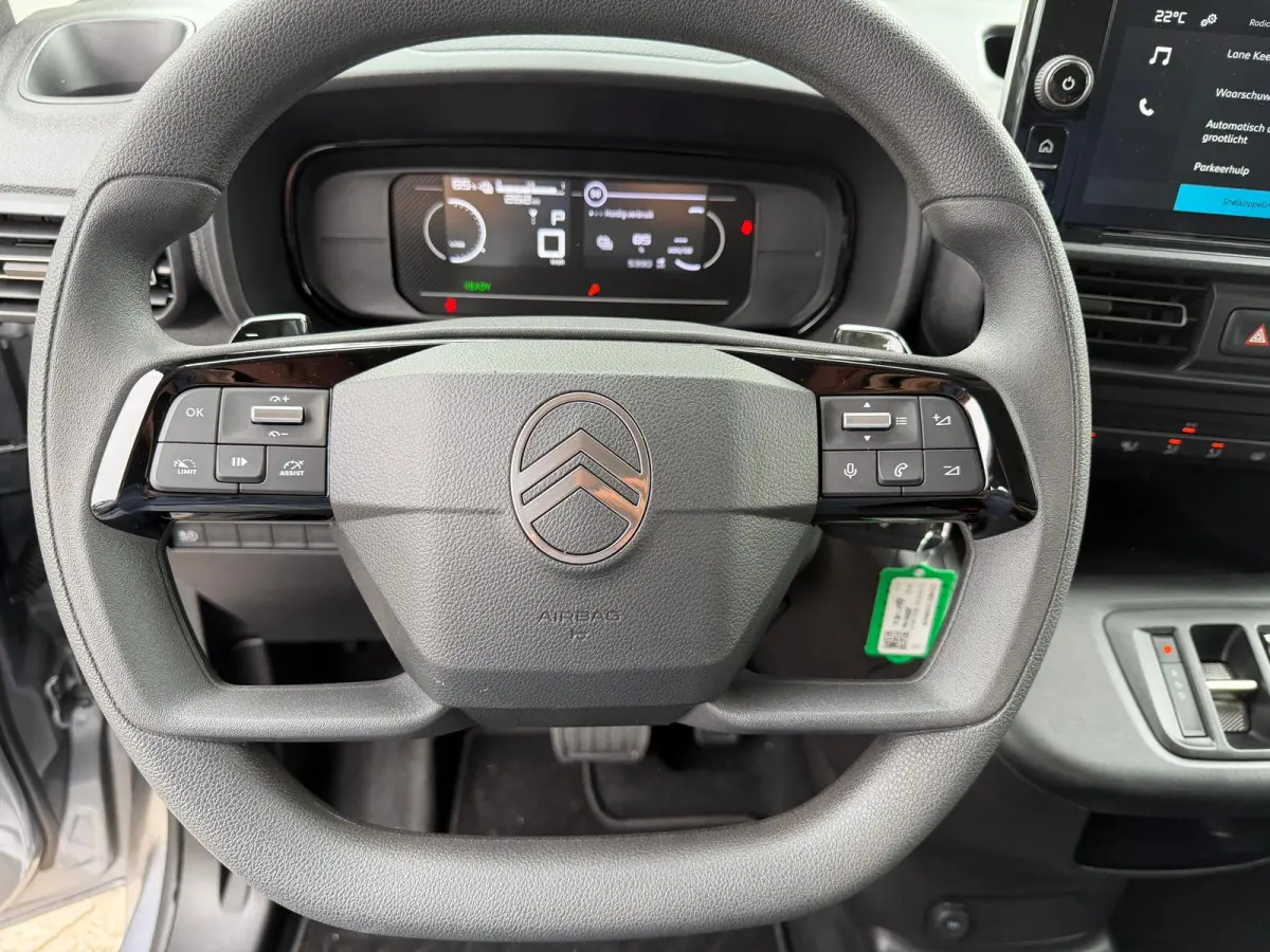 Plus M L1 50 kWh 1 fase lader Apple CarPlay/ Android Auto 10 inch HD kleurentouchscreen Airco